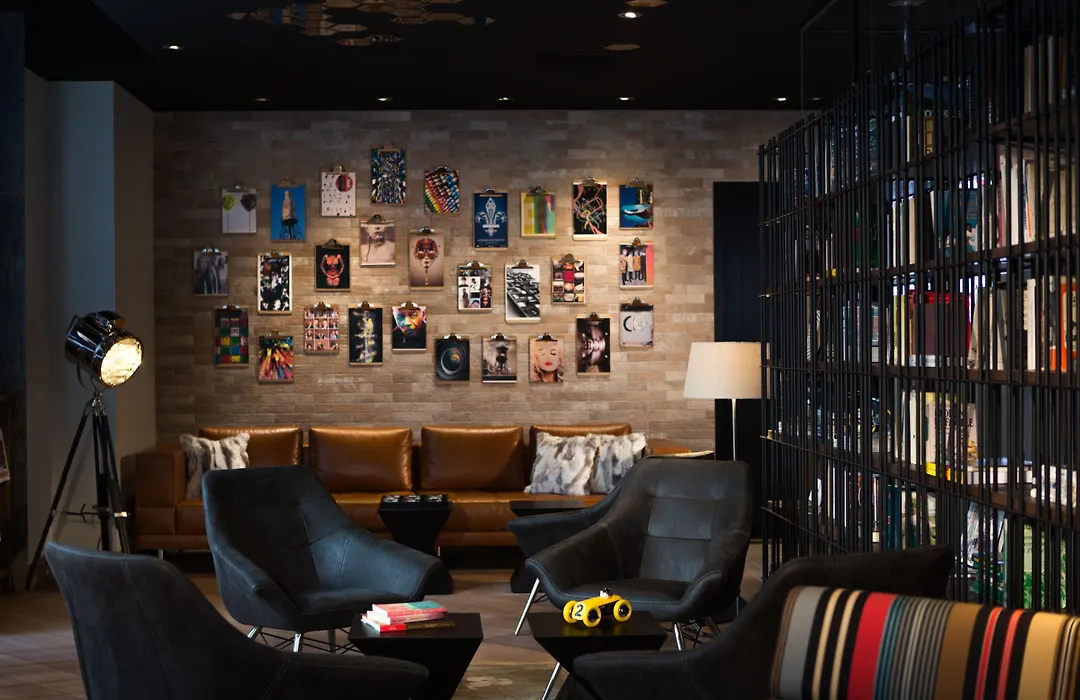 Renaissance Montreal Downtown Hotel-1
