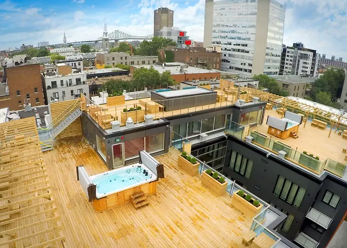 M Montreal Hostel
